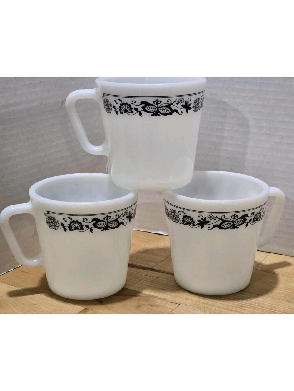 Vtg 70's Pyrex Old Town Blue D Handle Coffee Cup Mug Set of 3 Mid-Century #1410